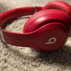 Red Beats Studio 3 FRESH