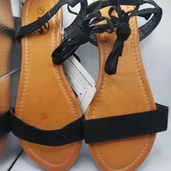 Size 7,5 Trary black and brown strappy flat sandals