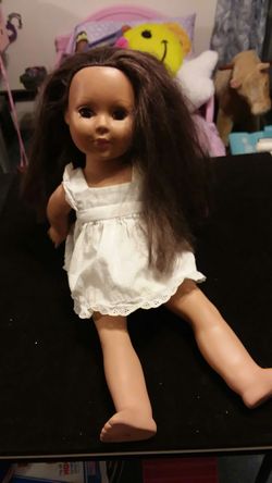 Doll, beautiful thick hair for playing hairstylist