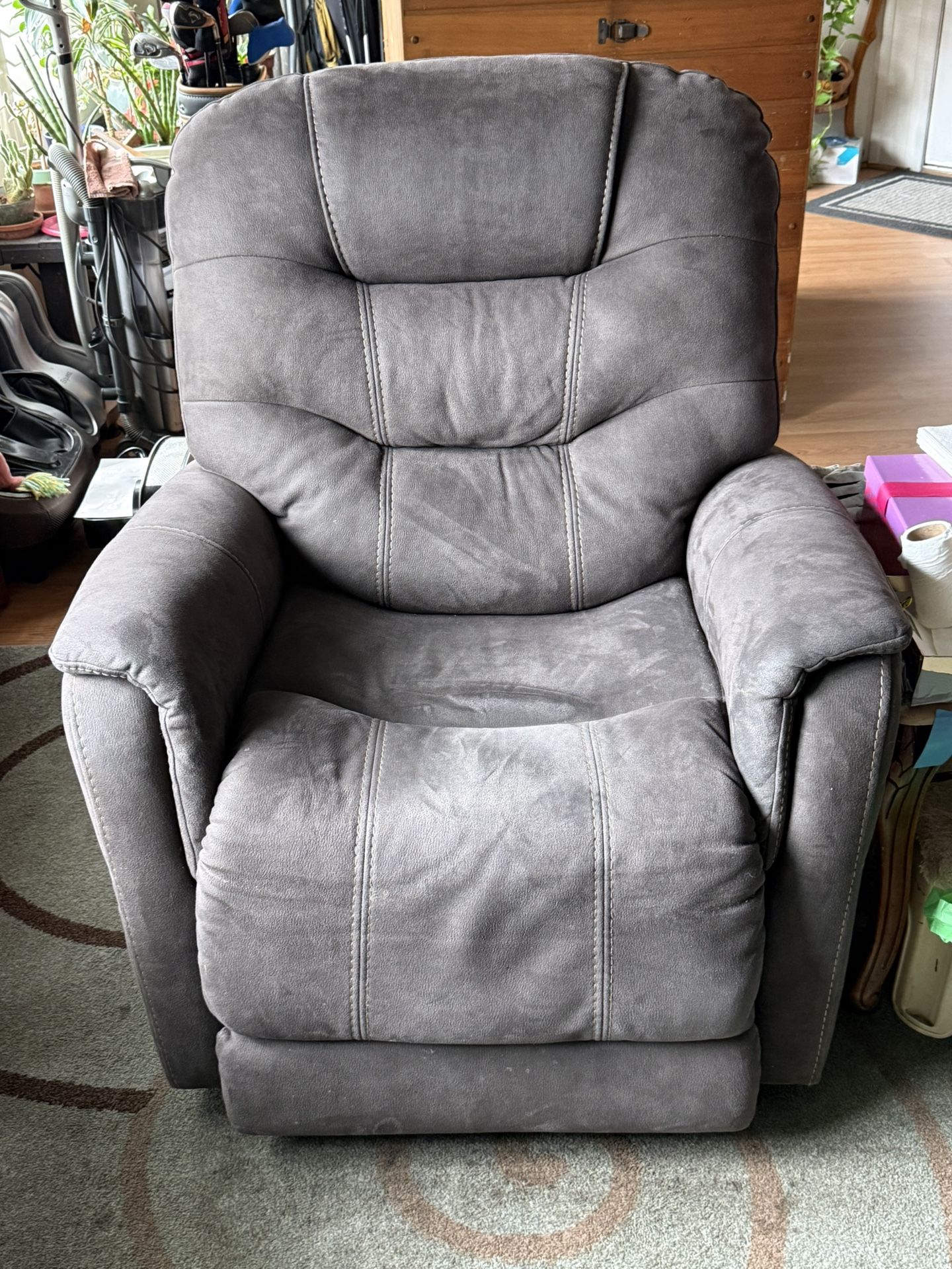 Recliner- Electric