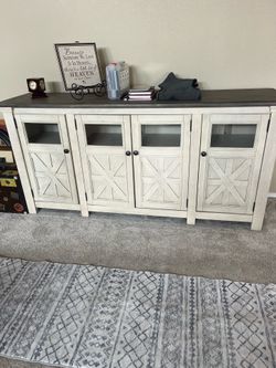 Farmhouse TV media cabinet