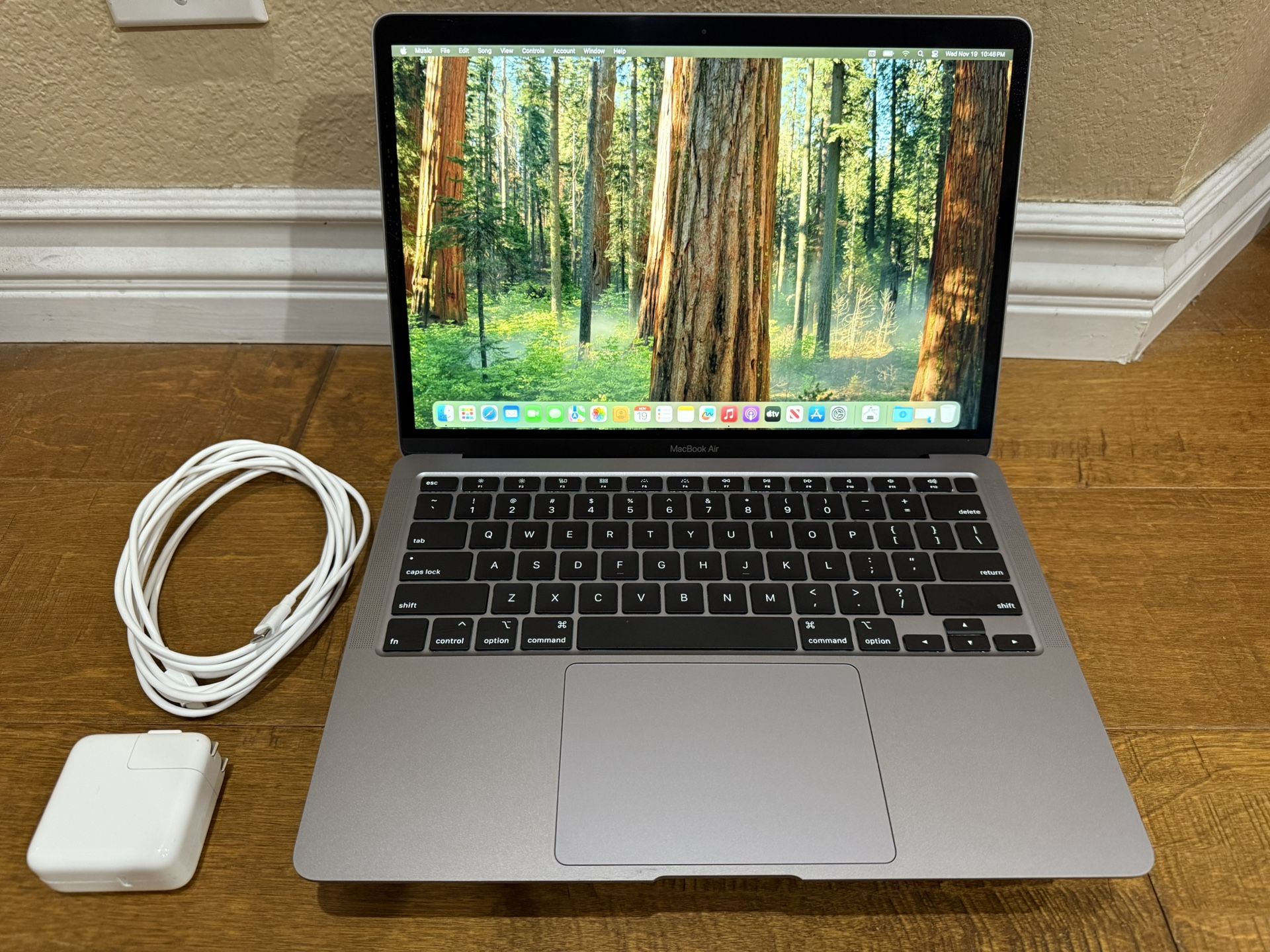 MacBook Air 2020 13” 8G 