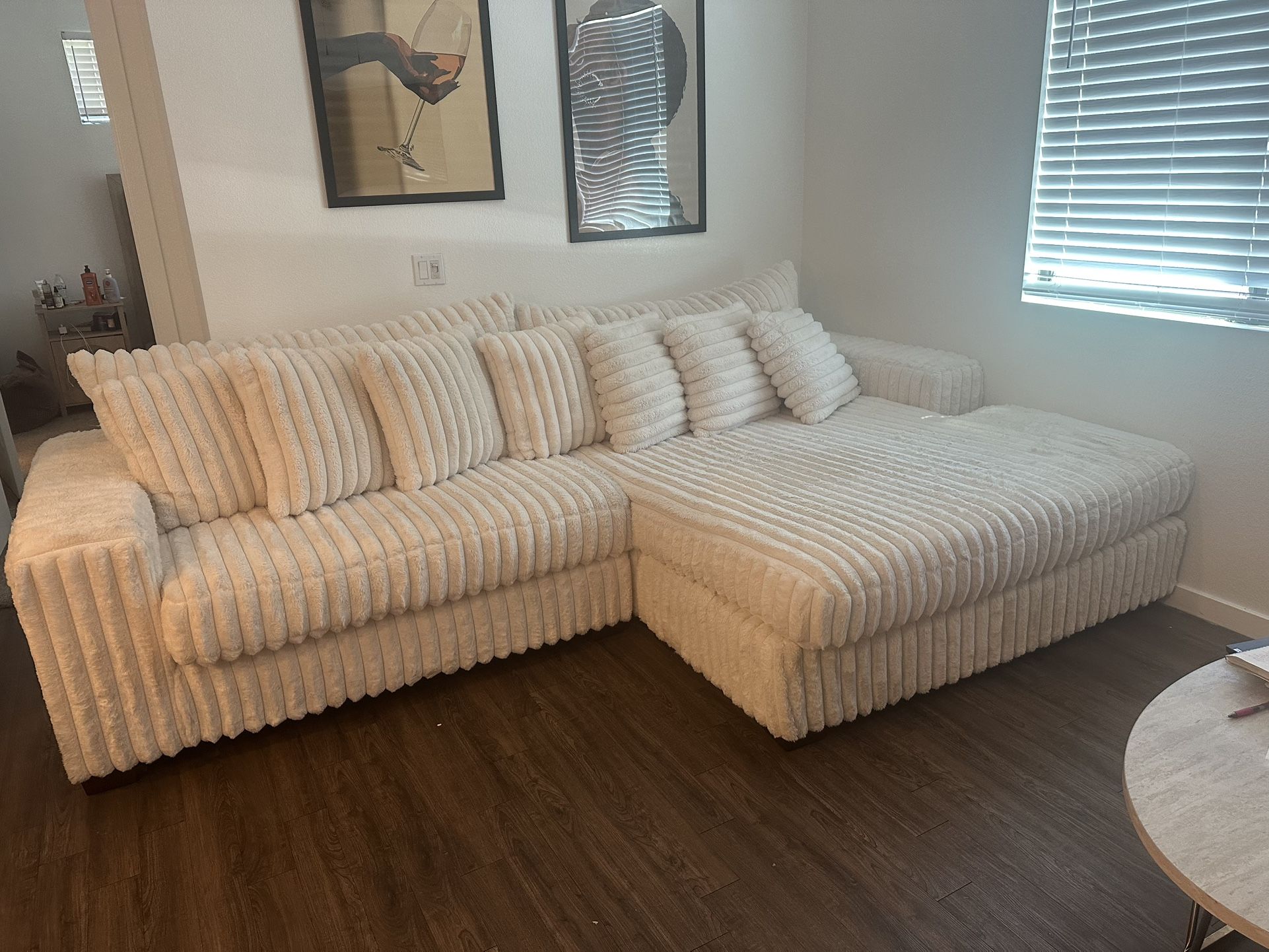 Yetti couch