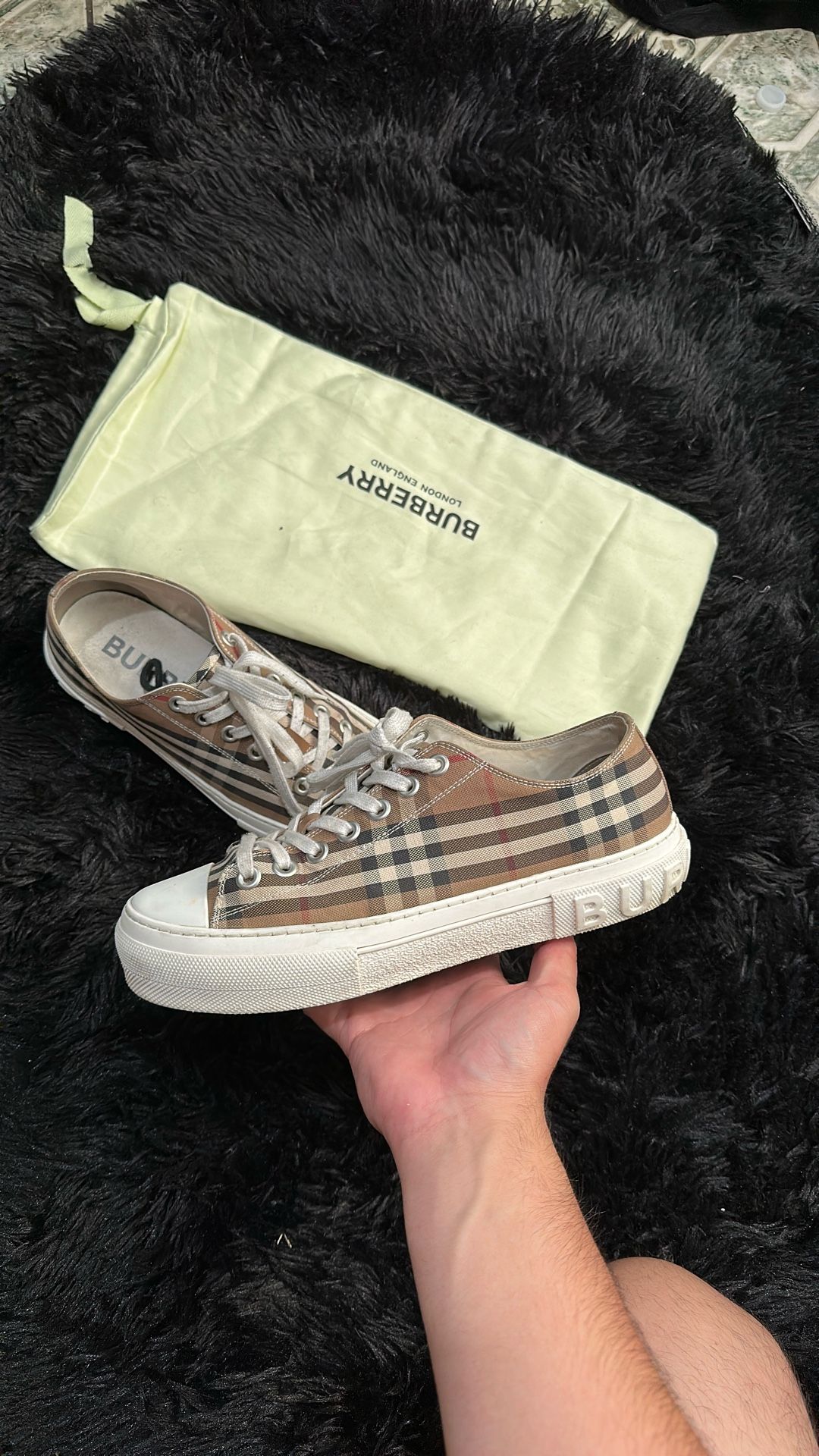 Burberry Chuck Size 42 9-9.5 US With Dust Bag