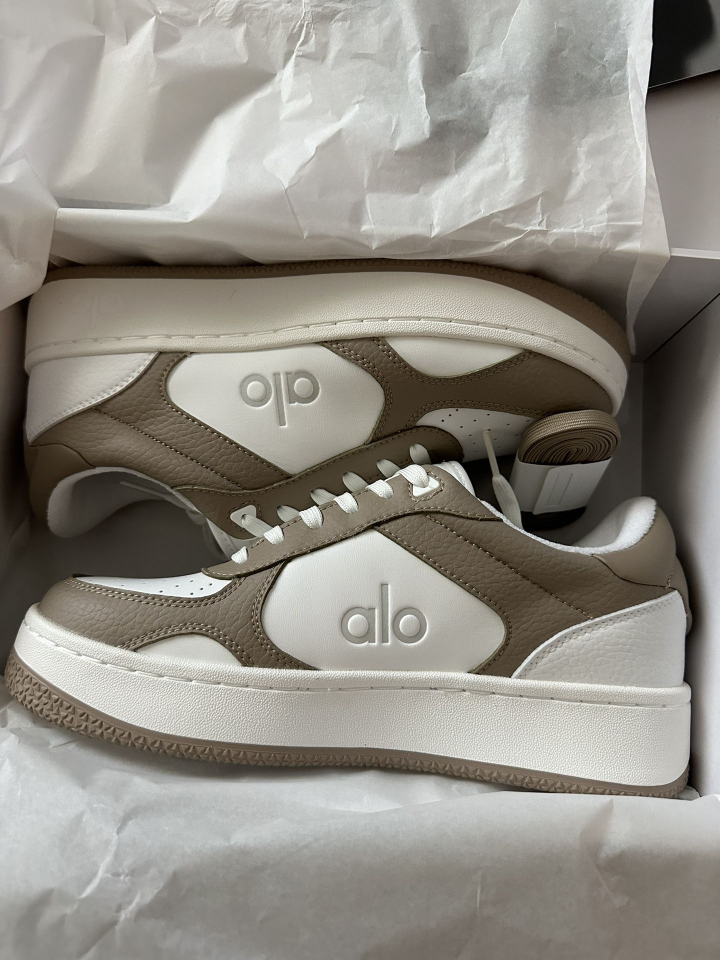 Alo Recovery Shoes- Gravel/white Color 6.5M/8W