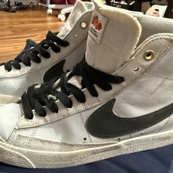 Nike Blazer Mid 77 Mens Shoes Vintage Designed Gray Black Size 9