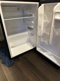 Mini Fridge like new located in Downey CA