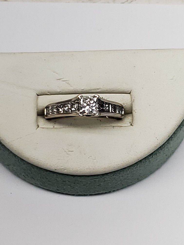 White Gold Ladies Diamond Engagement Ring 14k 