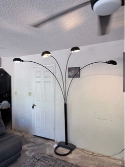Floor arch lamp