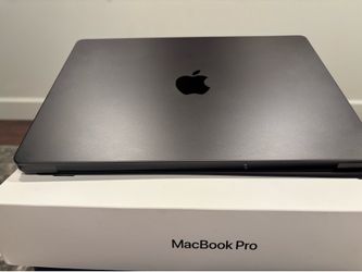Like New 2026 14” MacBook Pro M5 24GB/1TB - 60 Cycles, Full Warranty, Pristine