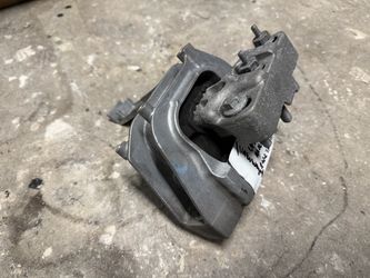 2022 Volkswagen Taos 1.5L Upper Engine Motor Mount OEM