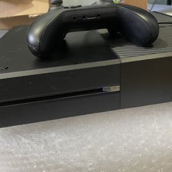 Xbox One 500GB Console - Black (1540)  & Controller.