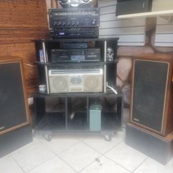 VINTAGE Advent Speakers