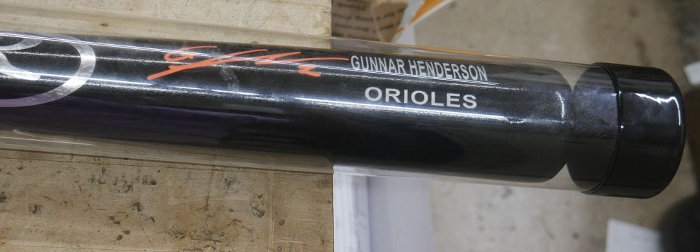 GUNNAR HENDERSON ORIOLES  AUTOGRAPHED BECKETT COA BASEBALL BAT  BLACK & GREY. BECKETT  HOLOGRAM COA WR28875. 