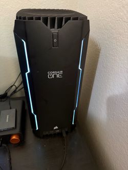 Corsair ONE i300 Gaming PC