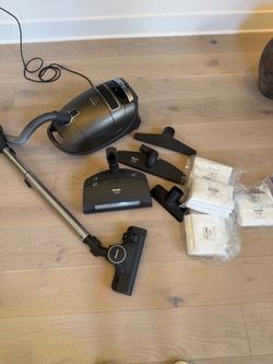 Miele Complete C3 Brilliant PowerLine – Like New, Top of the Line