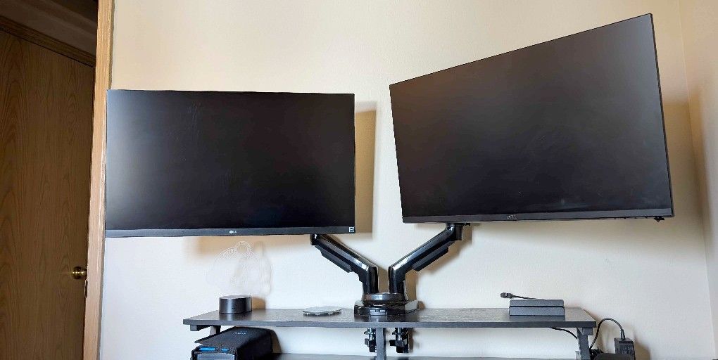 Monitors And Stand
