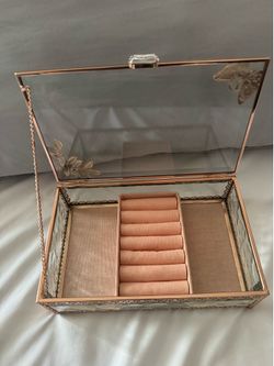 Jewelry box