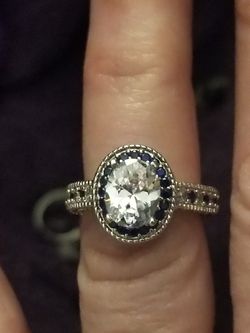 Beautiful 925 silver white sapphire and black sapphire ring size 6.