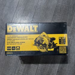 DEWALT 15 Amp Corded 7-1/4 in. Lightweight Circular Saw