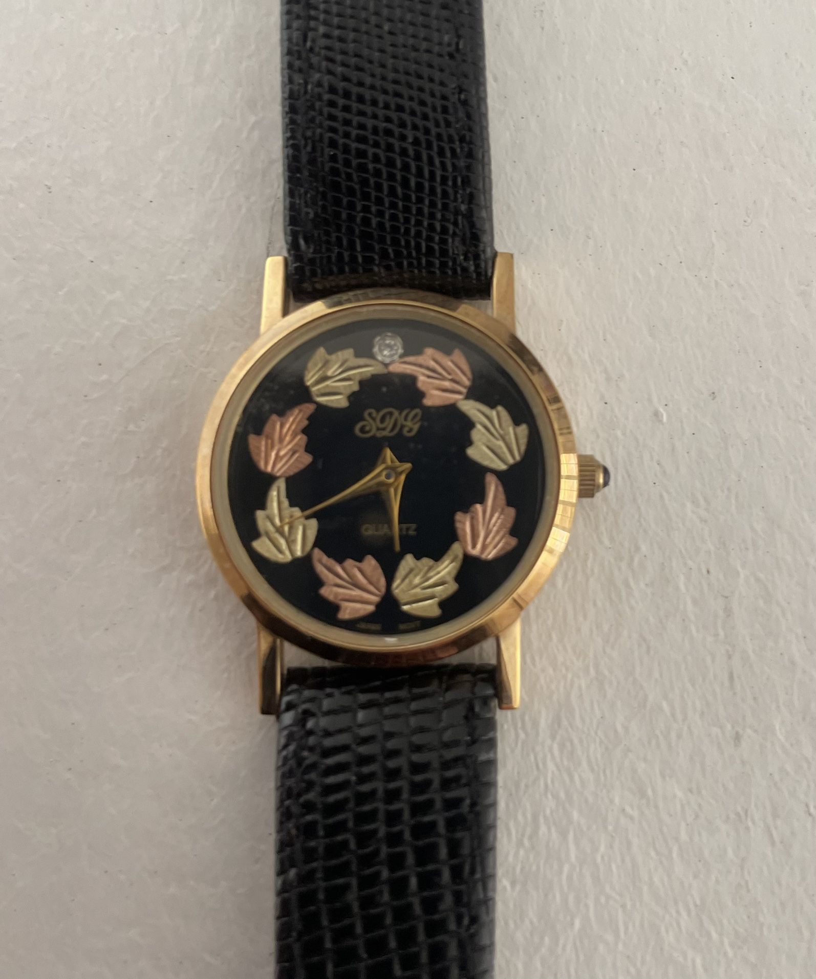 South Dakota Gold Woman Quartz Watch