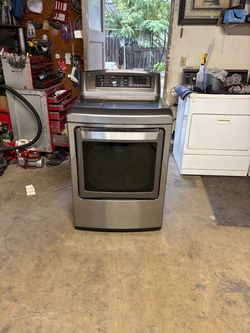 LG Gas dryer big heavy duty  works good we deliver