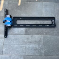 Universal Tilting TV Wall Mount