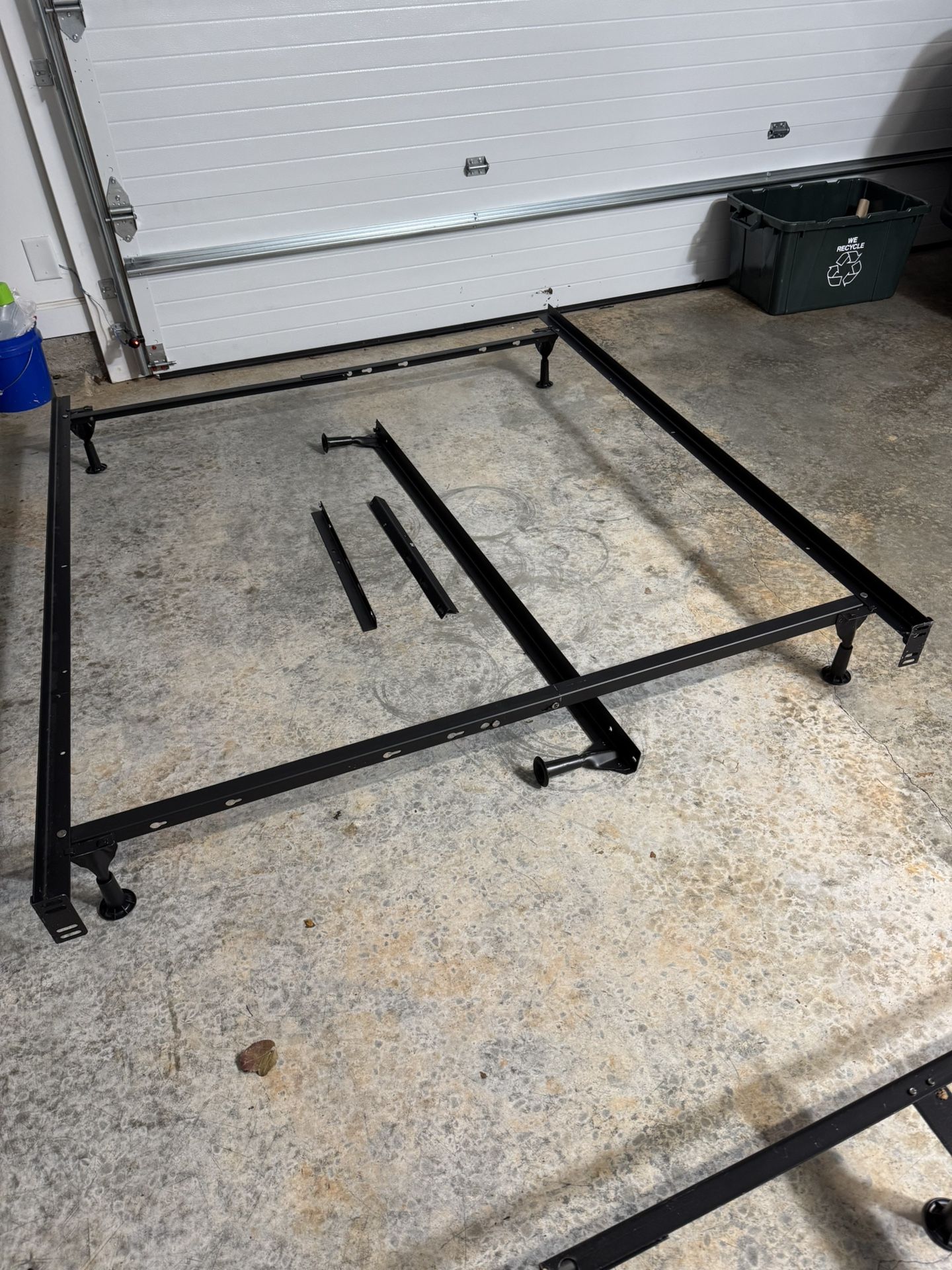 King/Queen Bed Frame Please read description.
