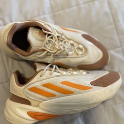 adidas Womens Ozelia L