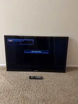 Samsung Flat Screen TV with Remote