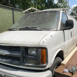 2002 Chevrolet Express Van 