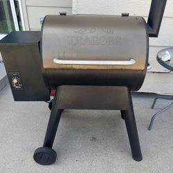 Traeger - Pro Series 22 Wood Pellet Grill + Extras.