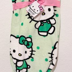 Hello Kitty Shamrock Dance Throw