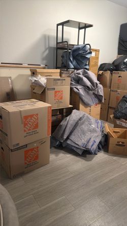 Moving boxes!!! Need gone asap, bubble wrap paper and XSMALL SMALL MEDIUM LARGE and 4 WARDROBE boxes and 15 UNUSED BANKERS BOXES