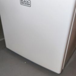 Sale! Black And Decker Mini Fridge! 