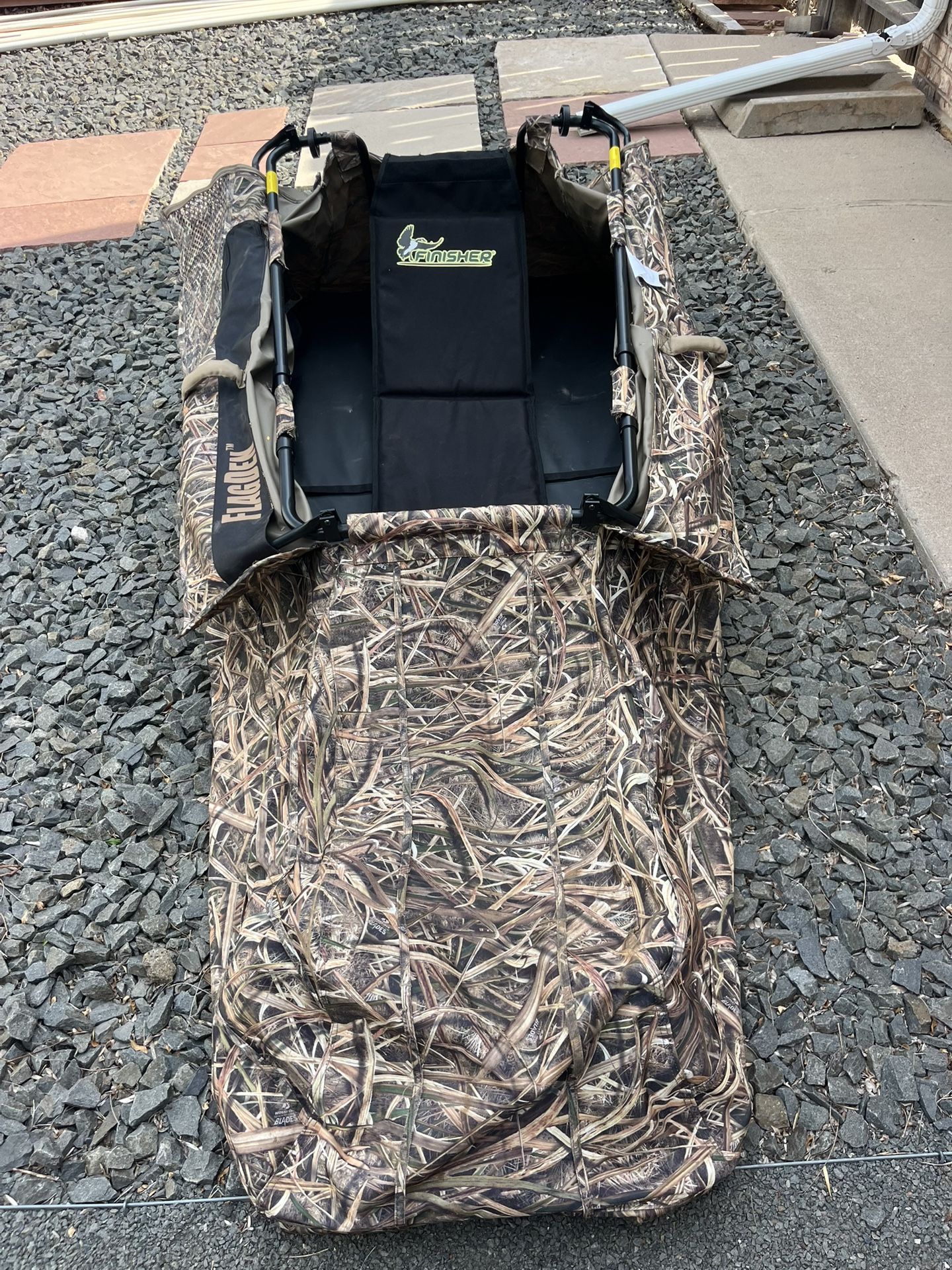 🔥 Brand New Avery Finisher Layout Blind – Shadow Grass Camo! Never used, ready for duck/goose season!