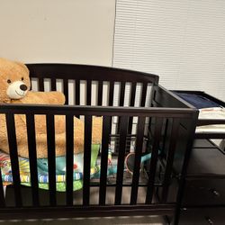 crib turns into toddler bed