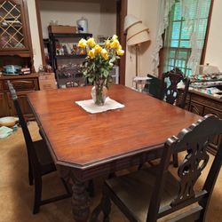 Antique Circa 1920 Dining Room Suite 