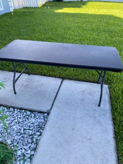 Lifetime 6-Foot Commercial Table