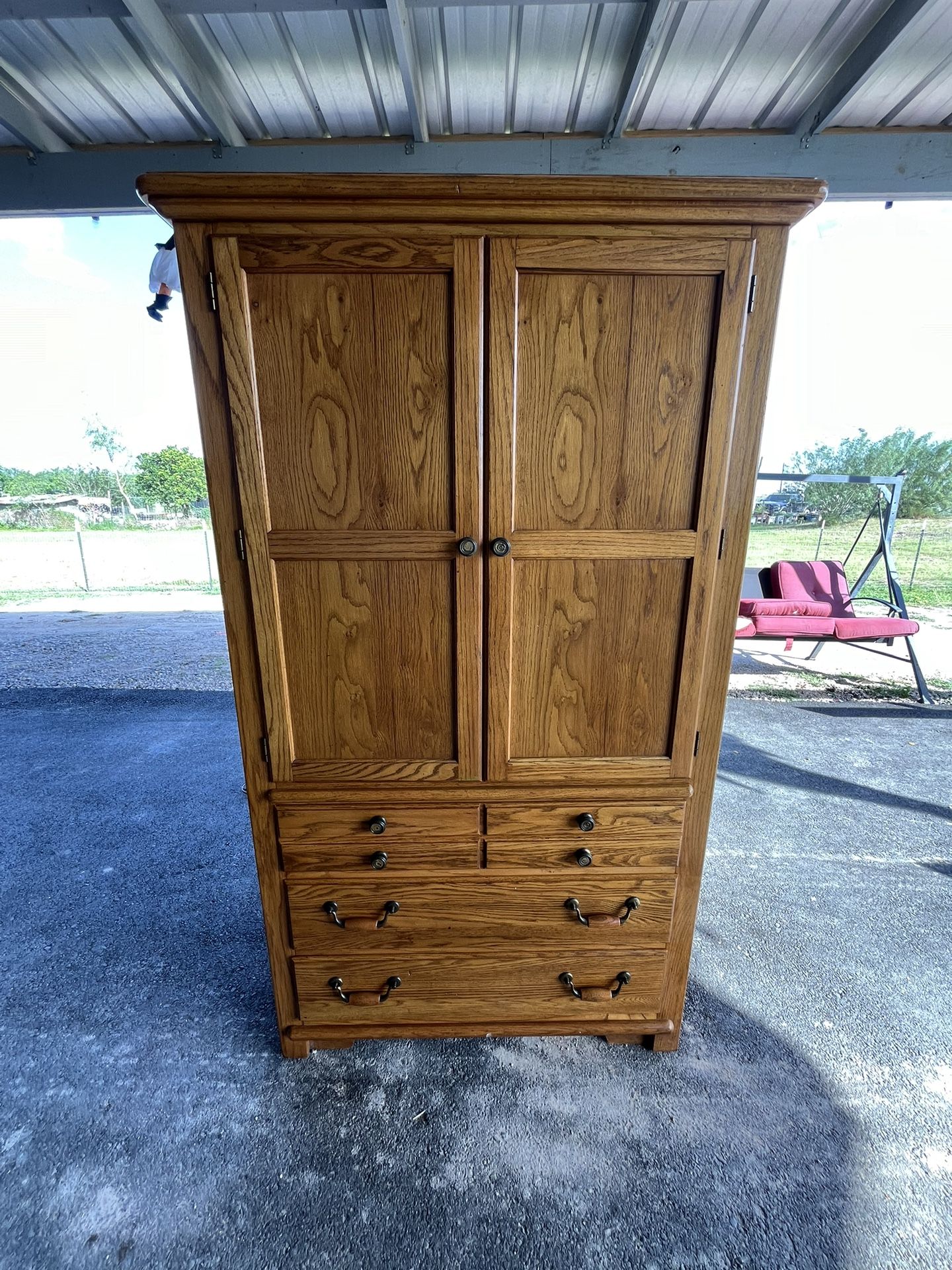 Armoire / Dresser  