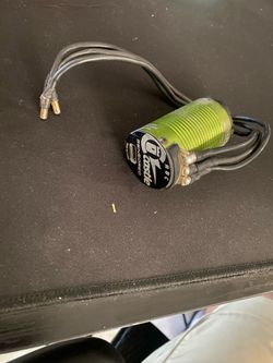 Castle creations  1 4 1 2 series 2 1 0 0 KV motor
