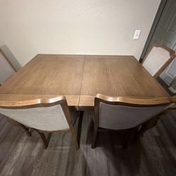 Table With 4 Chairs 