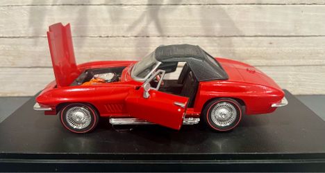 Classic Metal Works 1967 Chevrolet Corvette Convertible 1:24 Diecast Red – Opens – Read Description