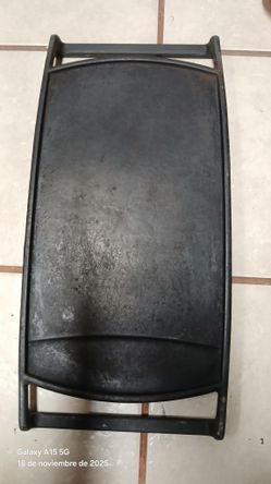 Cast Iron Gridle  16x10