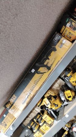 DEWALT 20V MAX LITHIUM ION 22" (559 mm) HEDGE TRIMMER (TOOL ONLY)