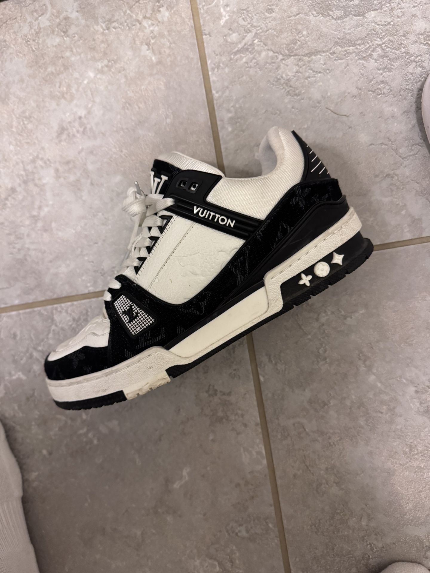 Louis Vuitton Trainers Size 8