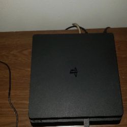 PS4 Slim With Controller
