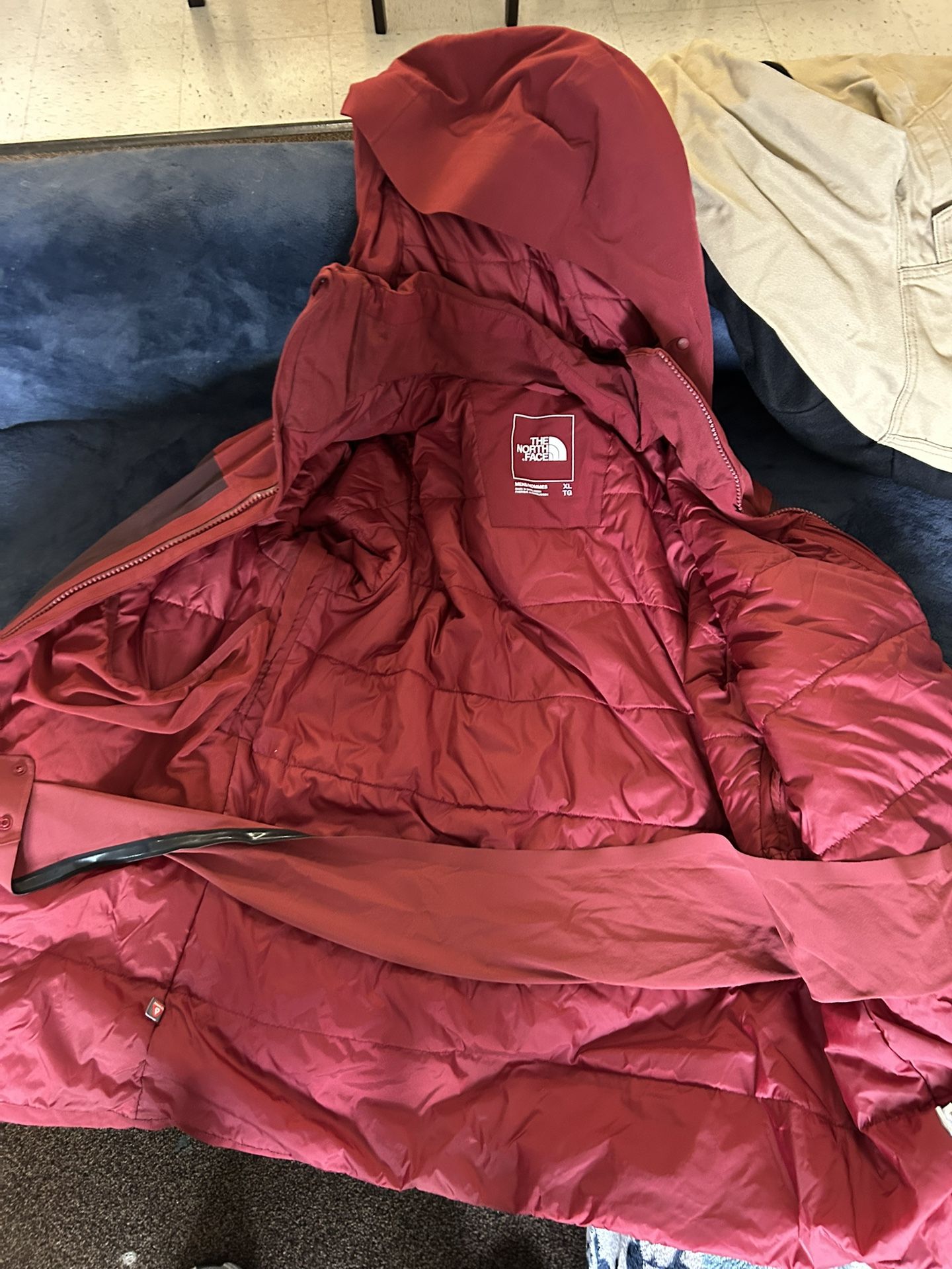 North face Snow Ski insulated jacket XL