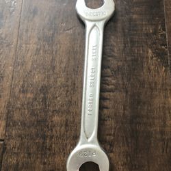 INDESTRO WRENCH