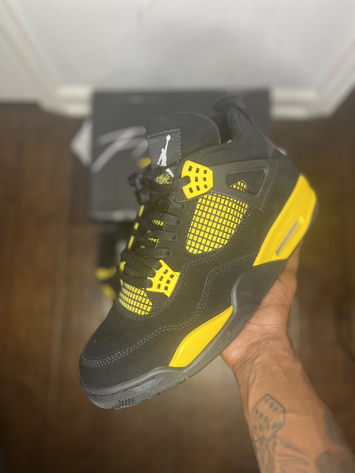 Jordan 4 “Thunder”